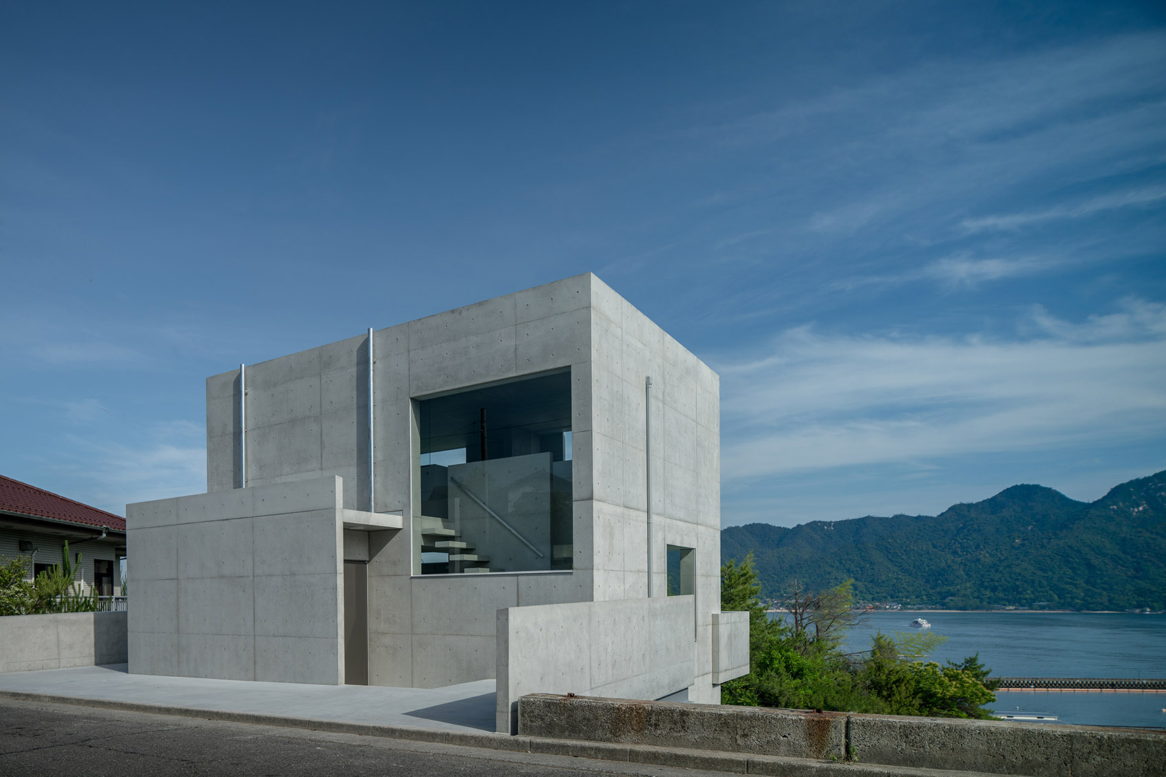003-house-in-ajina-by-kazunori-fujimoto-architect-associates.jpg