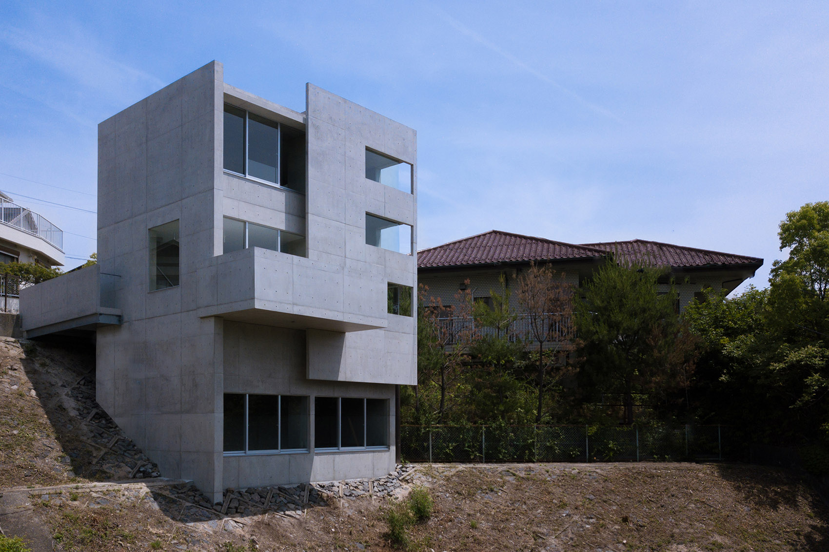 015-house-in-ajina-by-kazunori-fujimoto-architect-associates.jpg