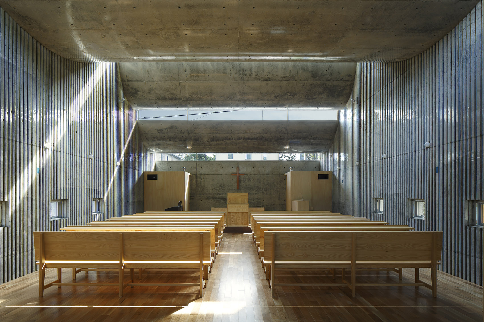 048-shonan-christ-church-by-takeshi-hosaka-architects.jpg