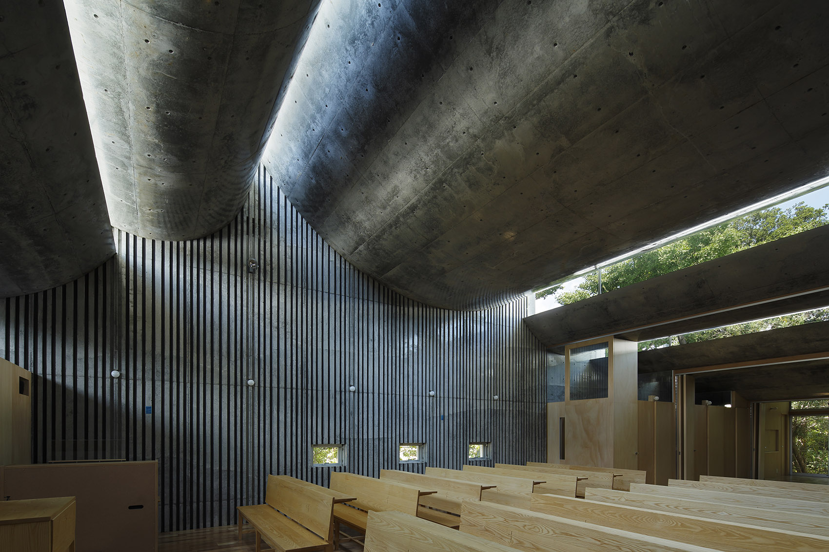 043-shonan-christ-church-by-takeshi-hosaka-architects.jpg