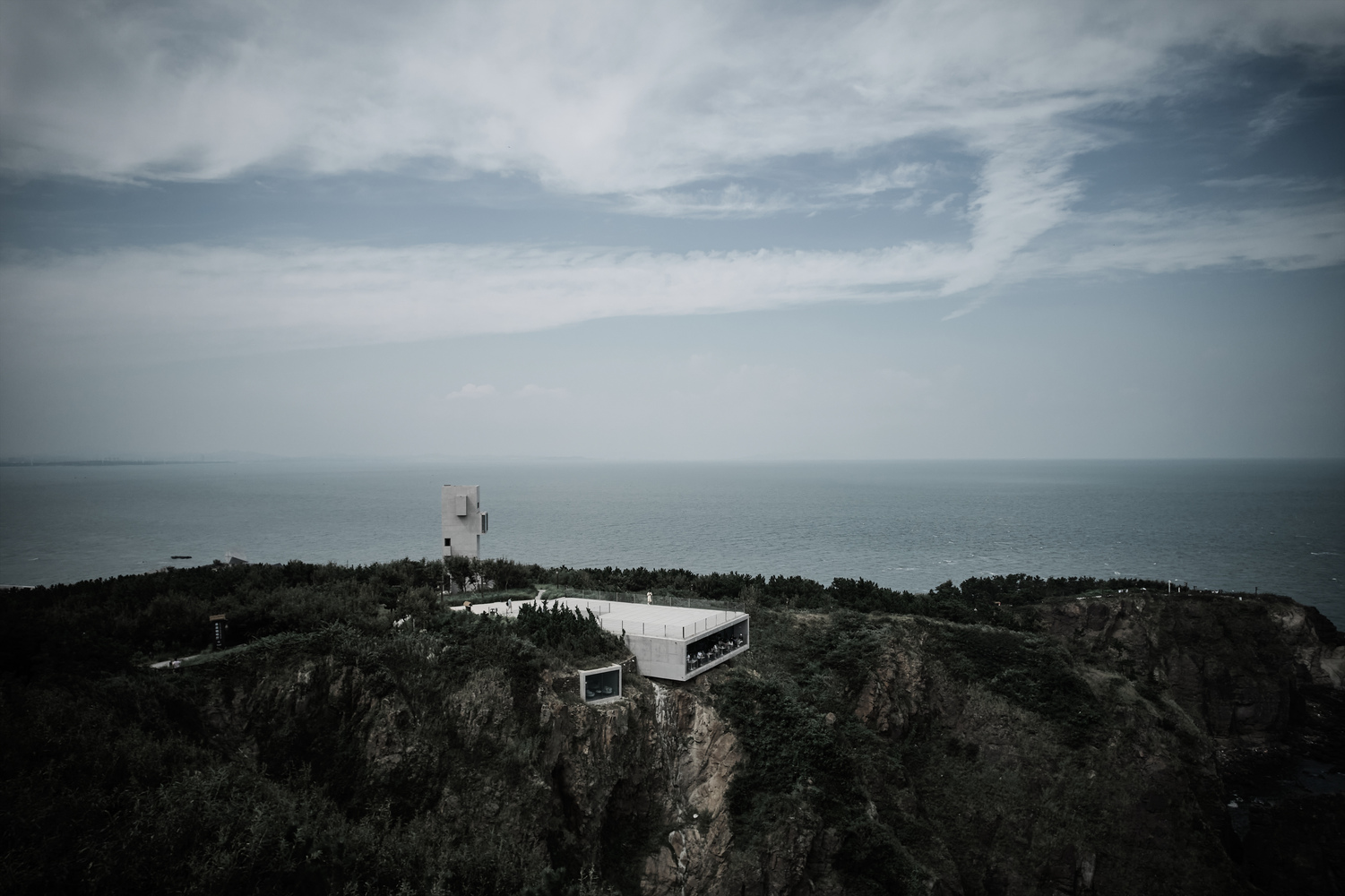 cliff-cafe-and-tower-house-tao-trace-architecture-office_6 (1).jpg